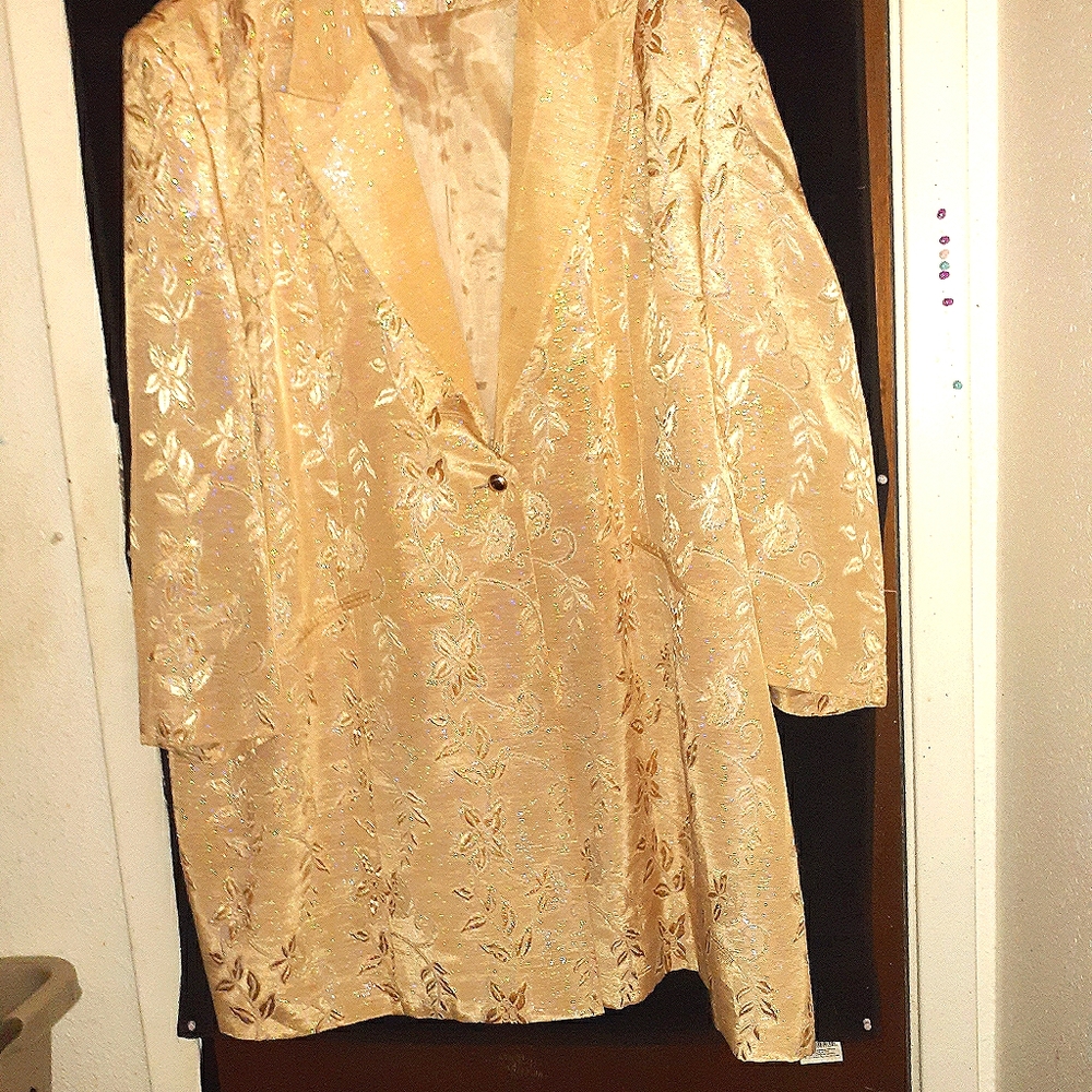 This is a Nubiano church dress.